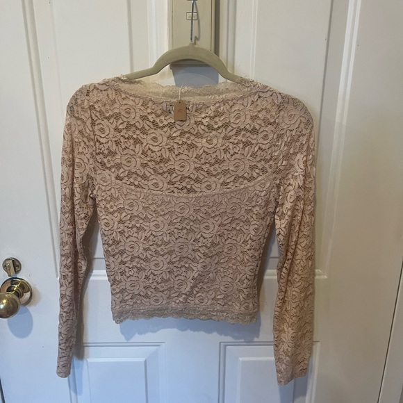 Light Pink Lace Top y2k - Picture 3 of 3